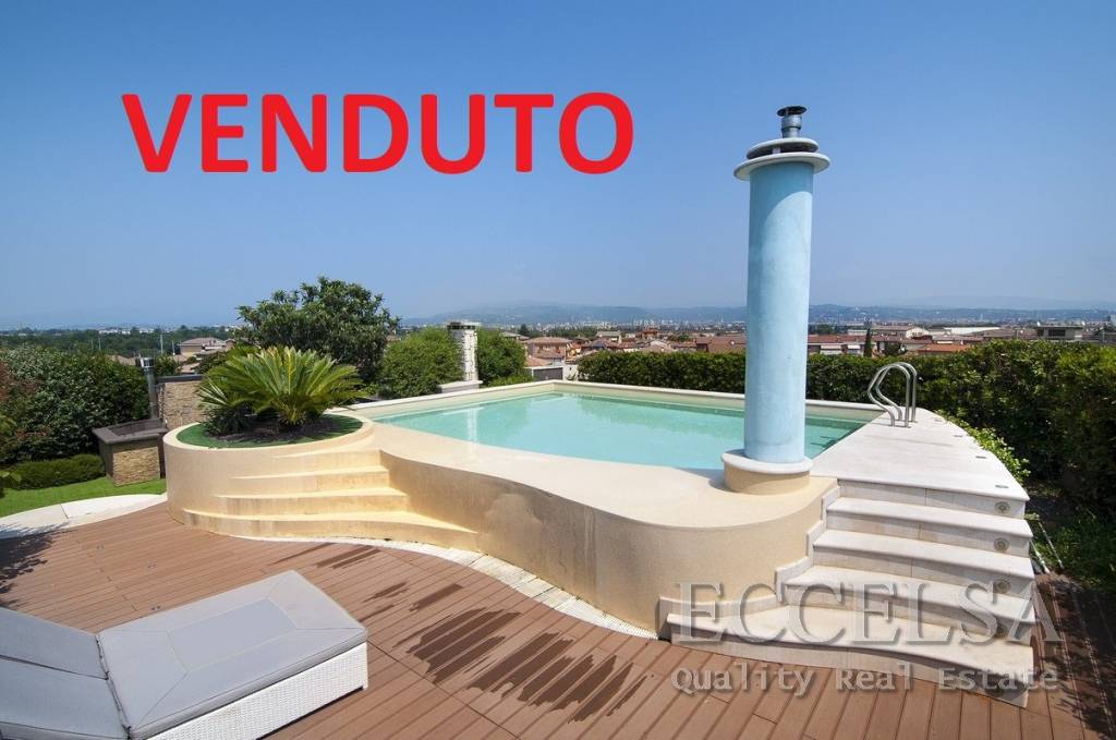 appartamento in vendita a Verona in zona Centro Storico