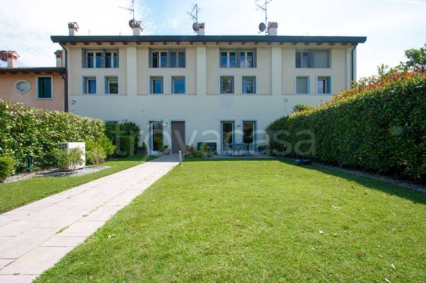 casa indipendente in vendita a Verona in zona Parona di Valpolicella