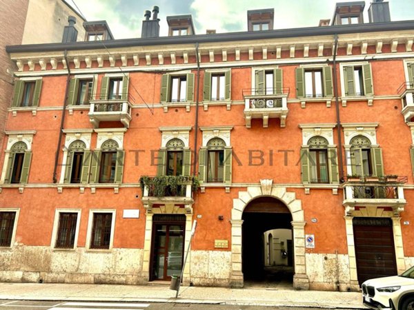 appartamento in vendita a Verona in zona Cittadella