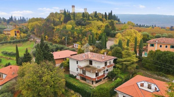 casa indipendente in vendita a Verona in zona Ponte Florio