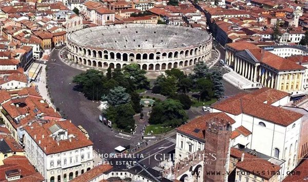 appartamento in vendita a Verona in zona Centro Storico