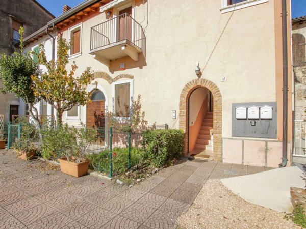 appartamento in vendita a Verona in zona Cadidavid