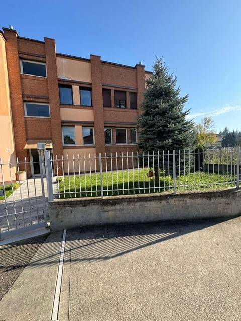 ufficio in vendita a Verona in zona Parona di Valpolicella
