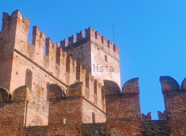 appartamento in vendita a Verona in zona Centro Storico