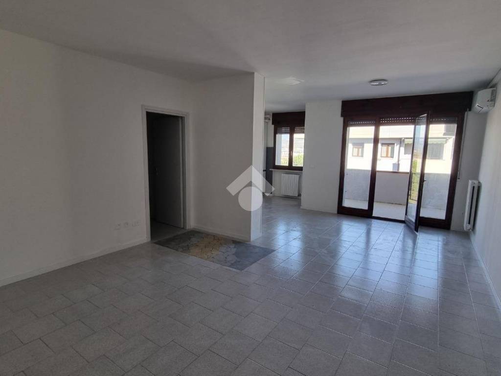 appartamento in vendita a Verona in zona Porto Crencano