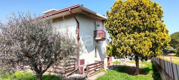 casa indipendente in vendita a Verona in zona Santa Lucia