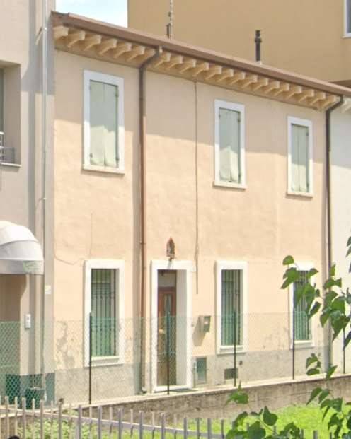 casa indipendente in vendita a Verona in zona Cadidavid