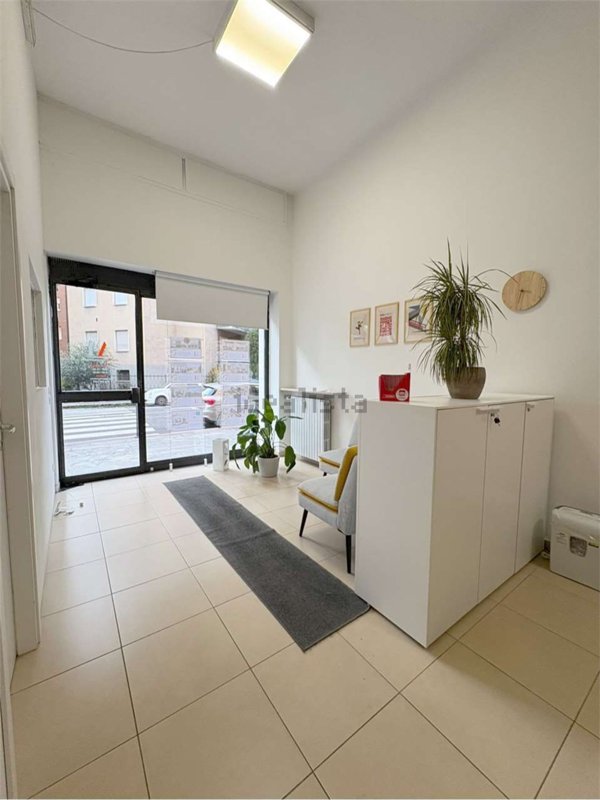 negozio in vendita a Verona in zona Porto Crencano