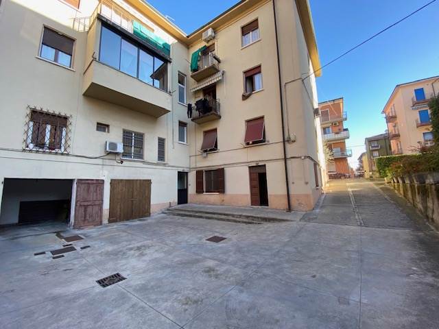 appartamento in vendita a Verona in zona Golosine