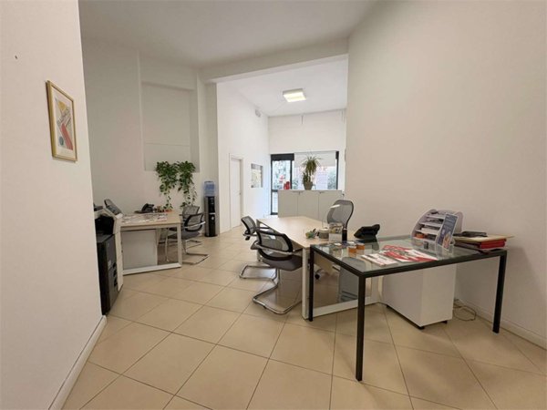 negozio in vendita a Verona in zona Borgo Trento