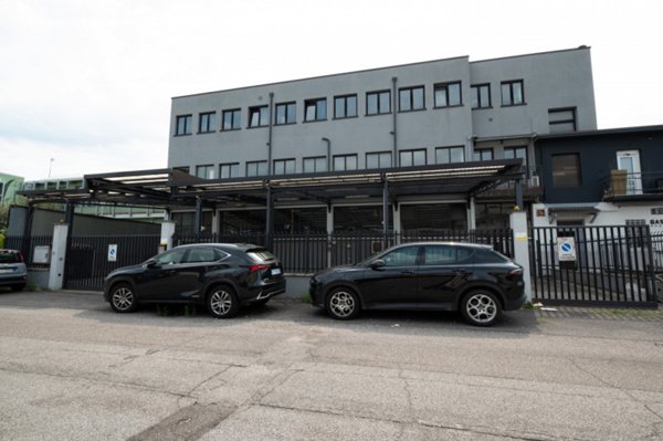 capannone in vendita a Verona