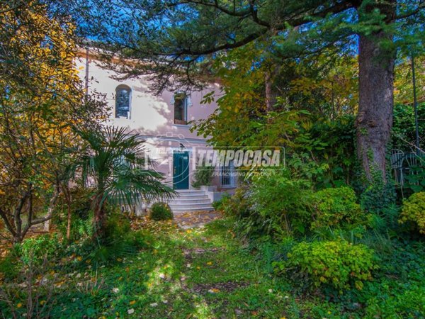 casa indipendente in vendita a Verona