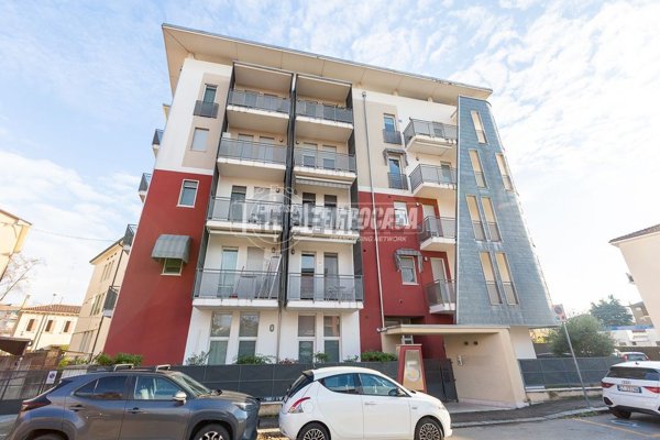 appartamento in vendita a Verona in zona Borgo Milano