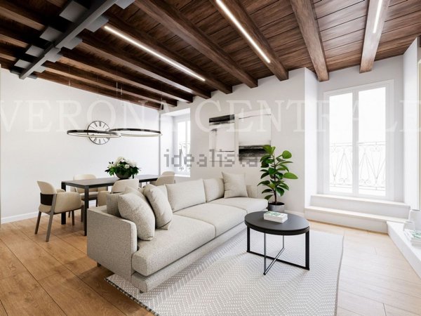 appartamento in vendita a Verona in zona Centro Storico