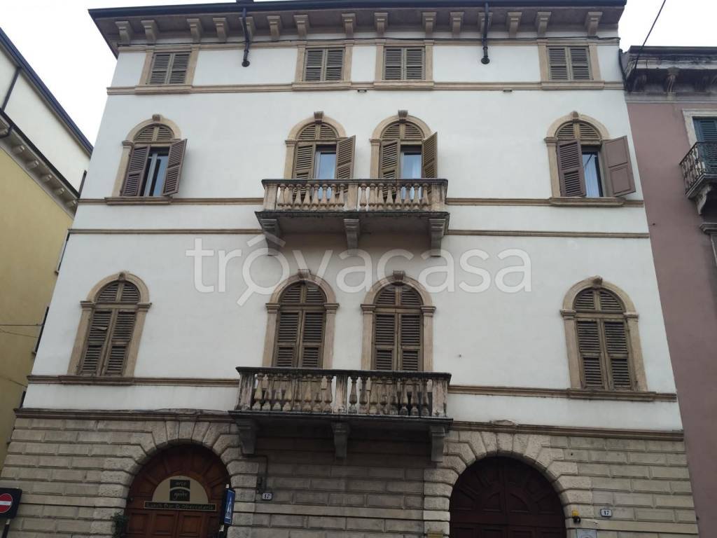 appartamento in vendita a Verona in zona Centro Storico
