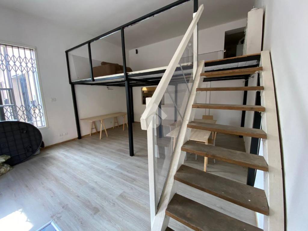 negozio in vendita a Verona in zona Porto Crencano