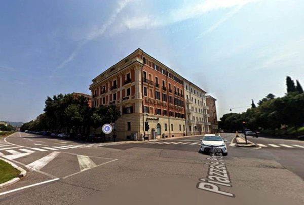 ufficio in vendita a Verona in zona Centro Storico