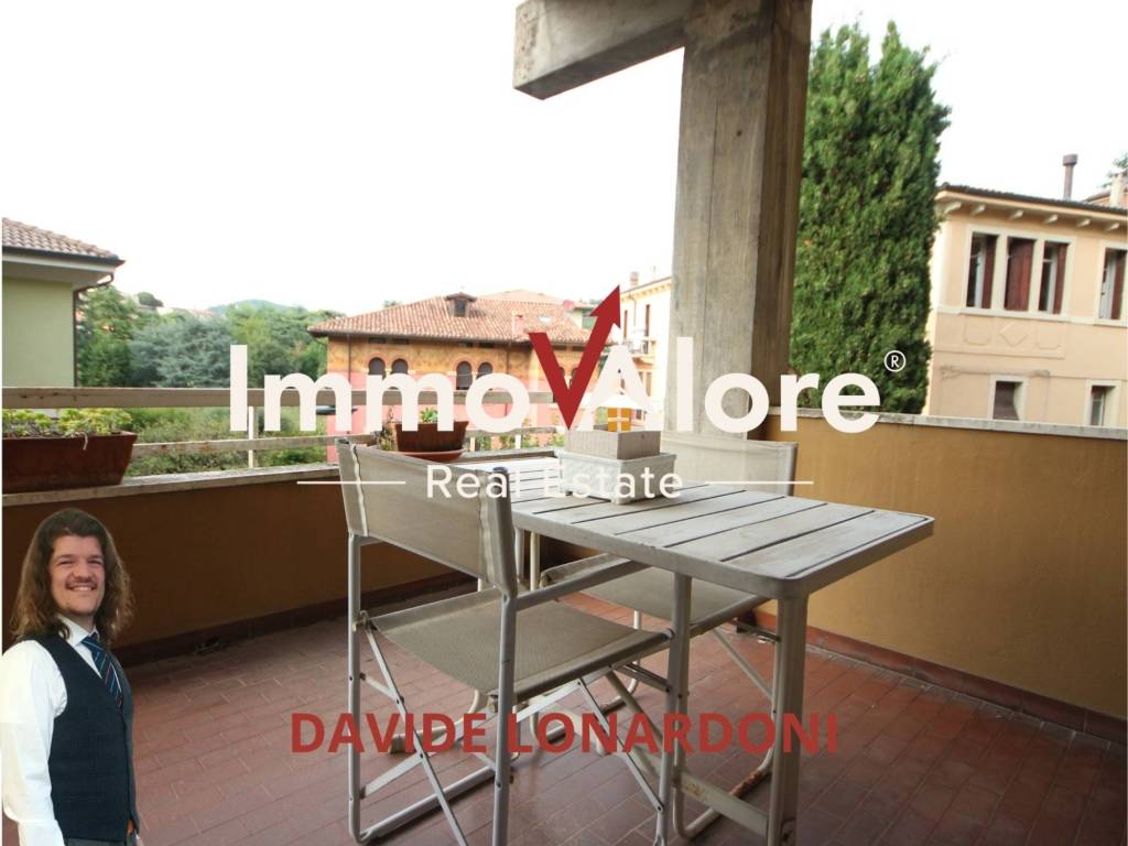 appartamento in vendita a Verona in zona Valdonega