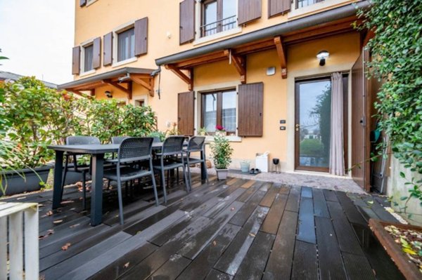 casa indipendente in vendita a Verona in zona Cadidavid