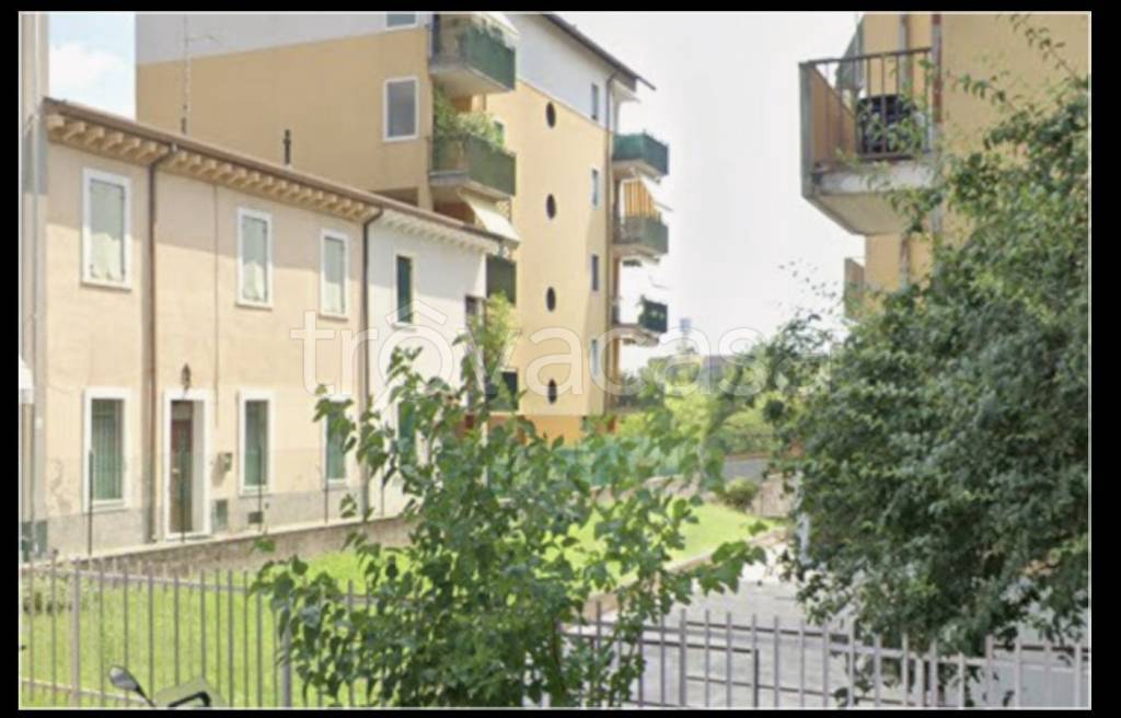 casa indipendente in vendita a Verona in zona Borgo Roma