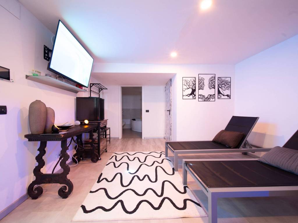 casa indipendente in vendita a Verona in zona Santa Lucia