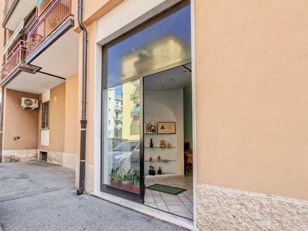 negozio in vendita a Verona in zona San Massimo all'Adige