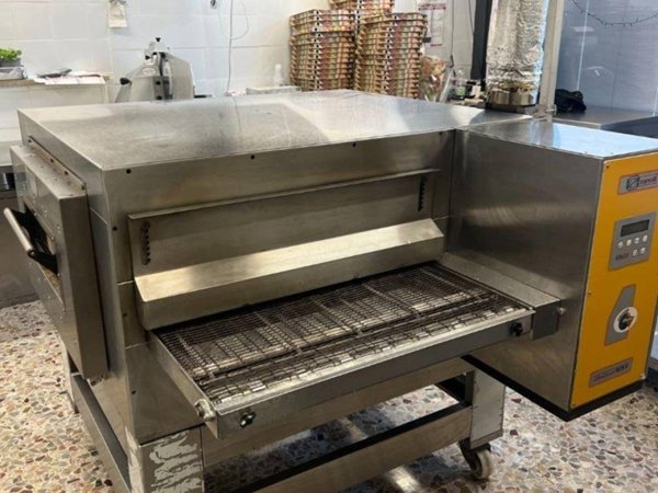 negozio in vendita a Verona in zona San Massimo all'Adige