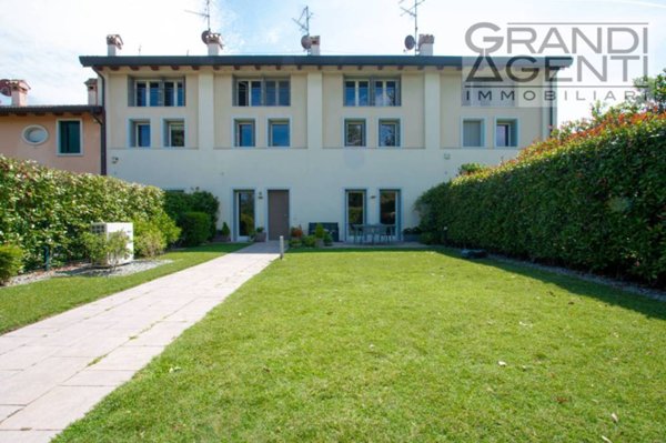 casa indipendente in vendita a Verona in zona Centro Storico