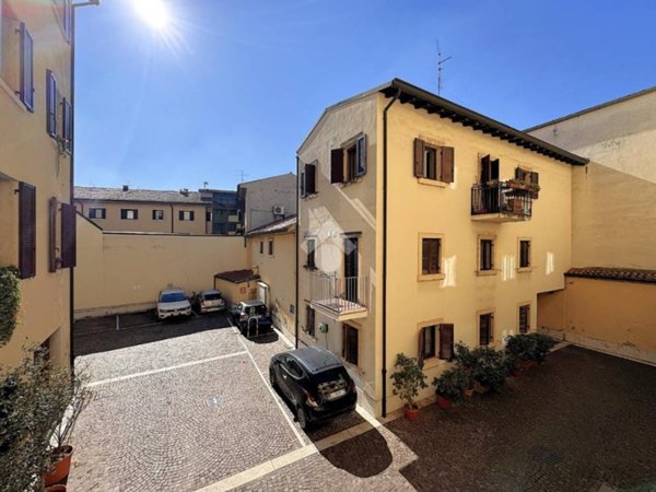 appartamento in vendita a Verona in zona Veronetta