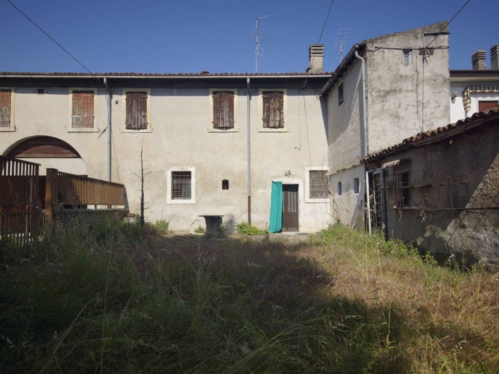 casa indipendente in vendita a Verona in zona Golosine