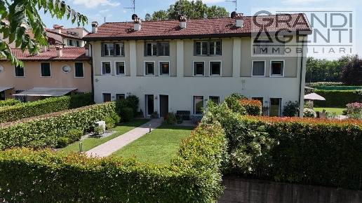 casa indipendente in vendita a Verona in zona Parona di Valpolicella