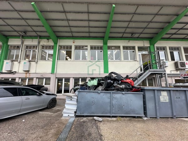 capannone in vendita a Verona in zona Centro Storico