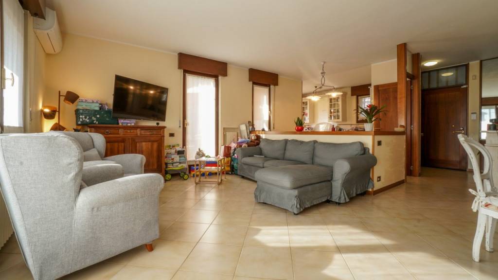 casa indipendente in vendita a Verona in zona Quinzano