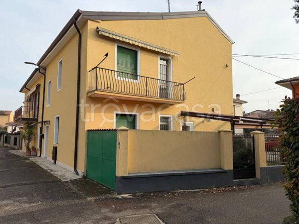 appartamento in vendita a Verona in zona San Massimo all'Adige