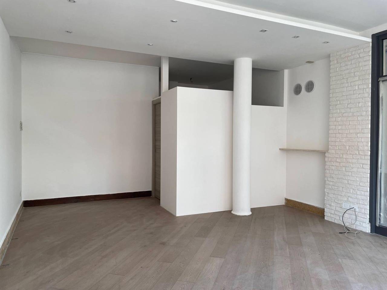 locale commerciale in vendita a Verona in zona Borgo Venezia / Borgo Trieste