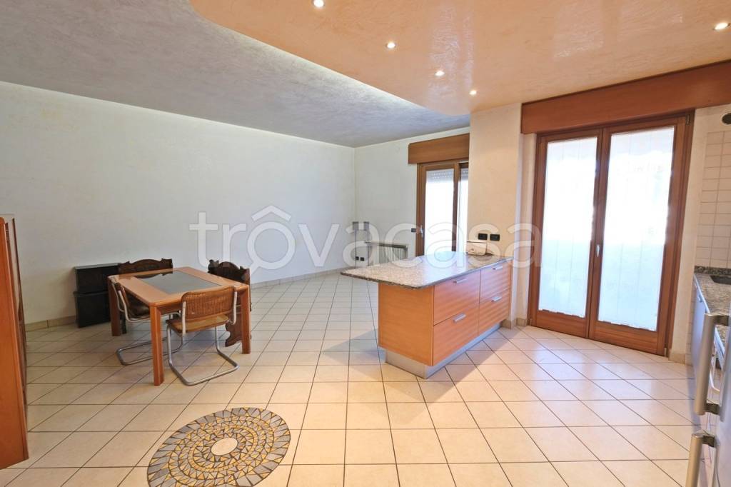 appartamento in vendita a Verona in zona Santa Lucia