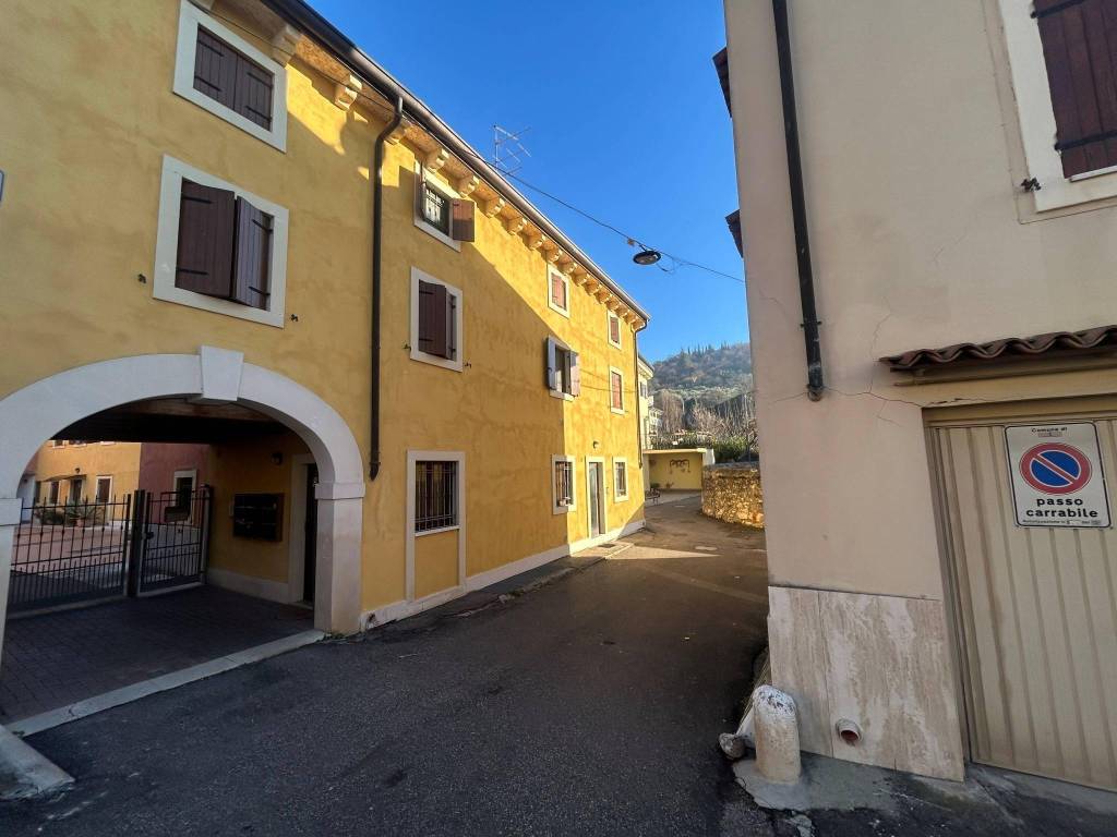 appartamento in vendita a Verona in zona Avesa