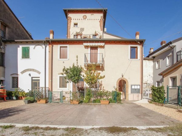 appartamento in vendita a Verona in zona Cadidavid
