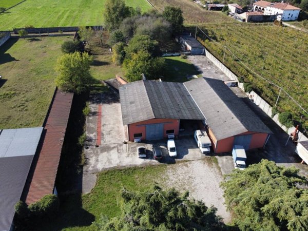 locale commerciale in vendita a Verona in zona Borgo Roma