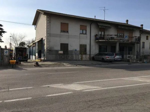 appartamento in vendita a Verona in zona Golosine