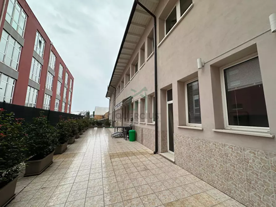 ufficio in vendita a Verona in zona Borgo Roma