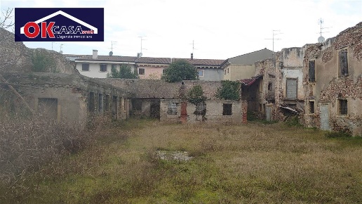 casale in vendita a Verona in zona San Massimo all'Adige