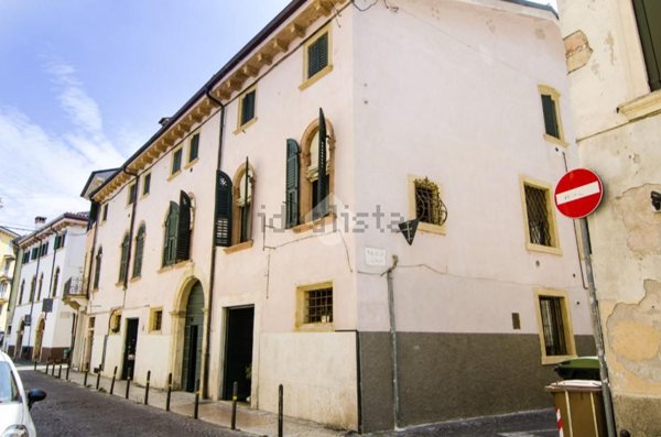appartamento in vendita a Verona in zona Veronetta