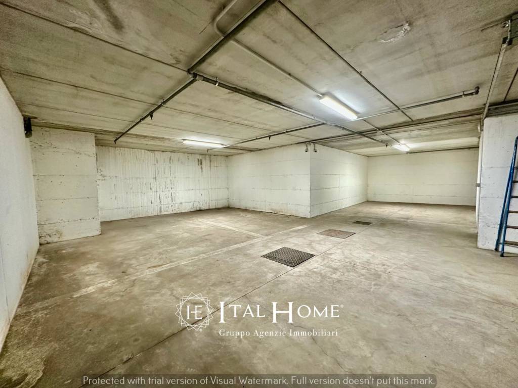 locale commerciale in vendita a Verona in zona Golosine