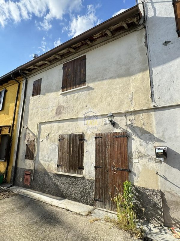 casa indipendente in vendita a Verona in zona San Pancrazio