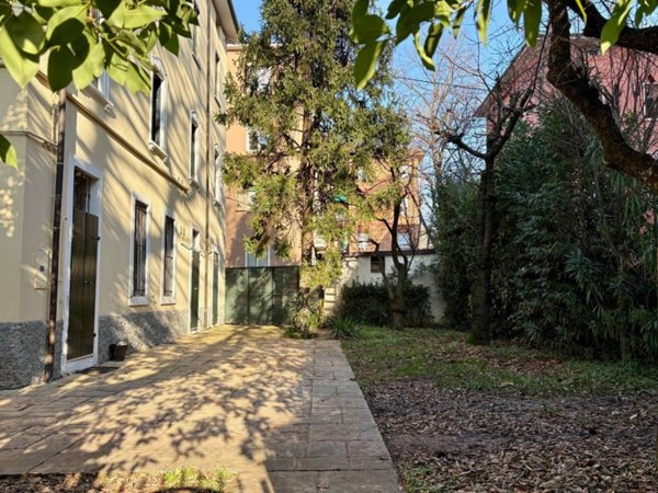 appartamento in vendita a Verona in zona Valdonega