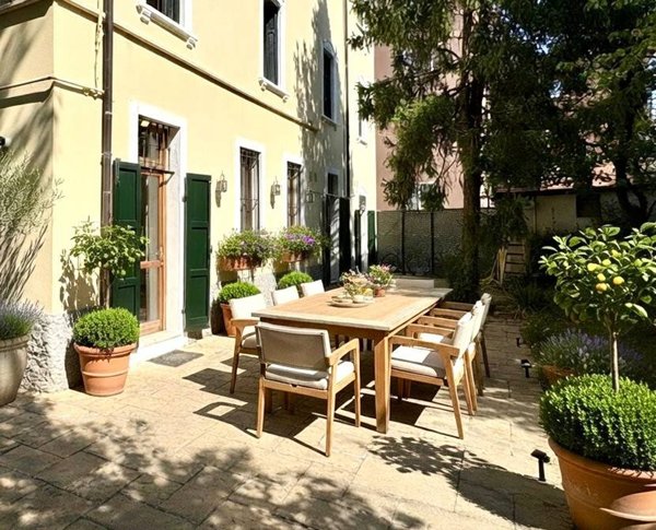 appartamento in vendita a Verona in zona Valdonega