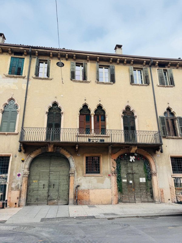 negozio in vendita a Verona in zona Veronetta