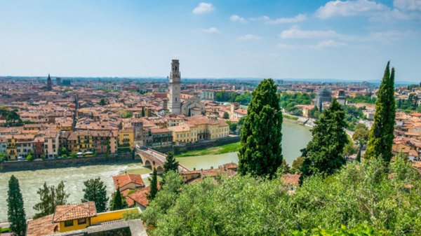 appartamento in vendita a Verona in zona Centro Storico