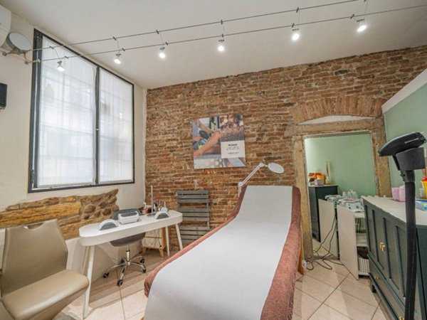 negozio in vendita a Verona in zona Centro Storico